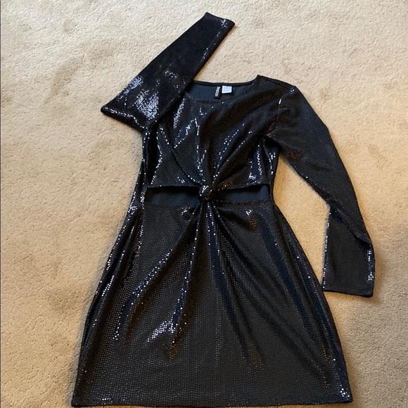 DIVIDED H&M BLACK SEQUIN BODYCON DRESS‎ WITH CUT-OUT DETAIL - Picture 1 of 11